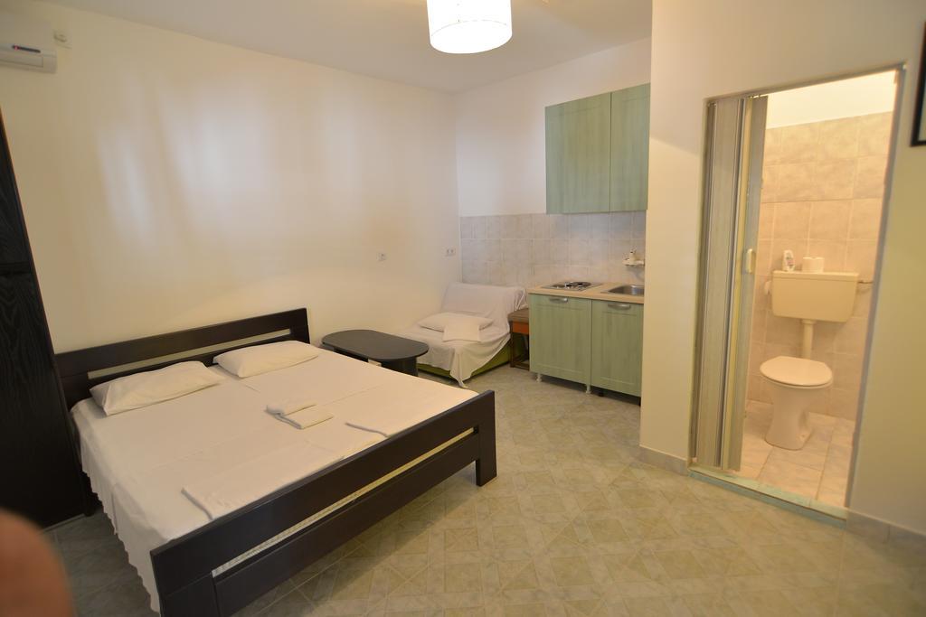 Solar Apartments Herceg Novi Esterno foto