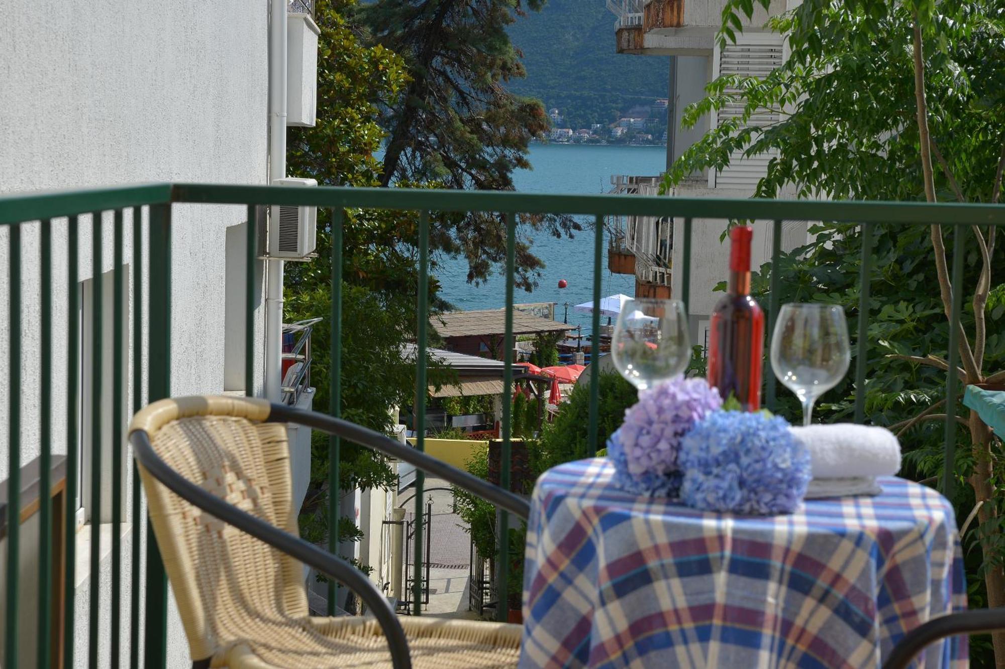 Solar Apartments Herceg Novi Esterno foto